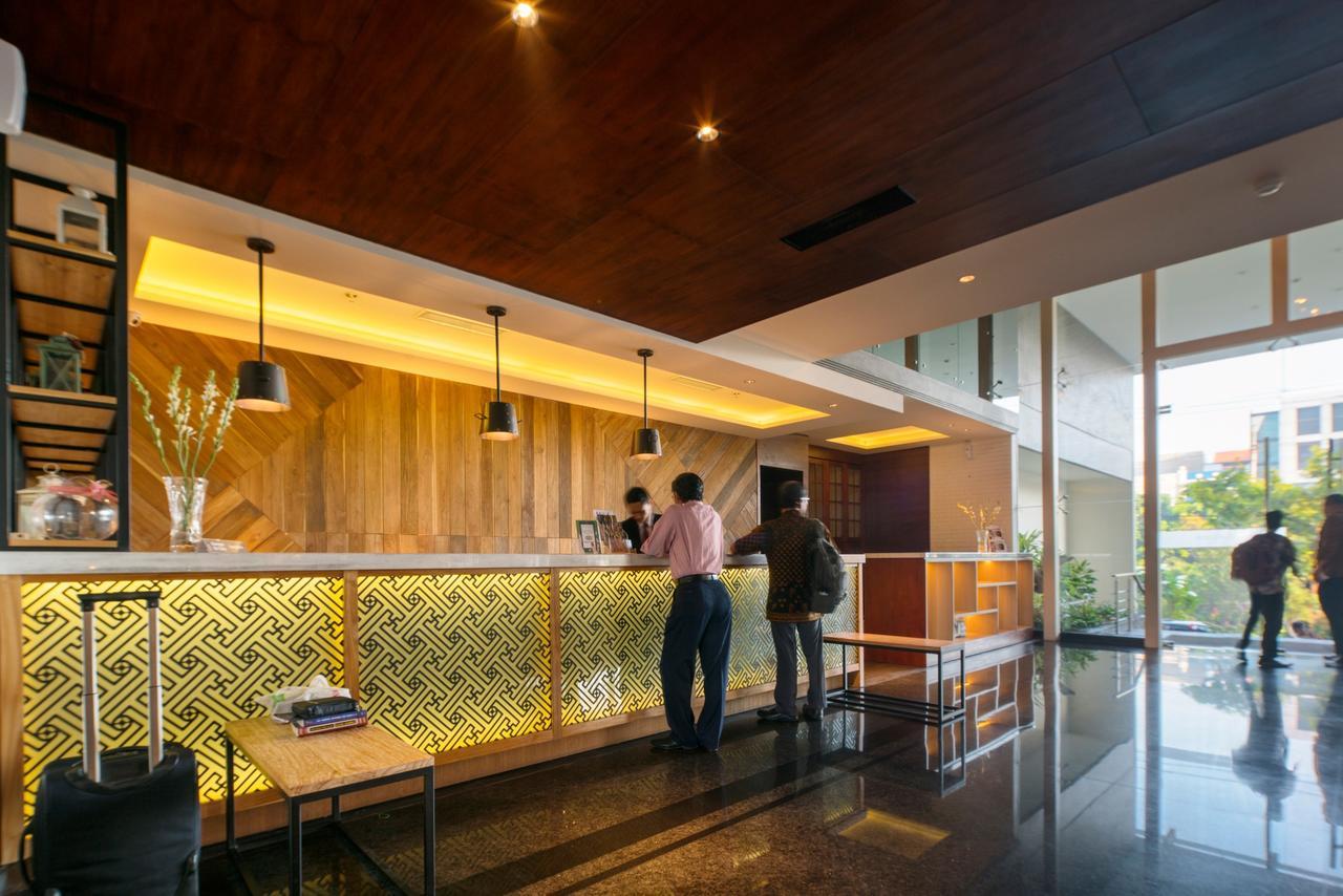 Luminor Hotel Jemursari By Wh With The Best Breakfast In Town And Located Near Surabaya Industrial Estate Rungkut Sier Exterior foto